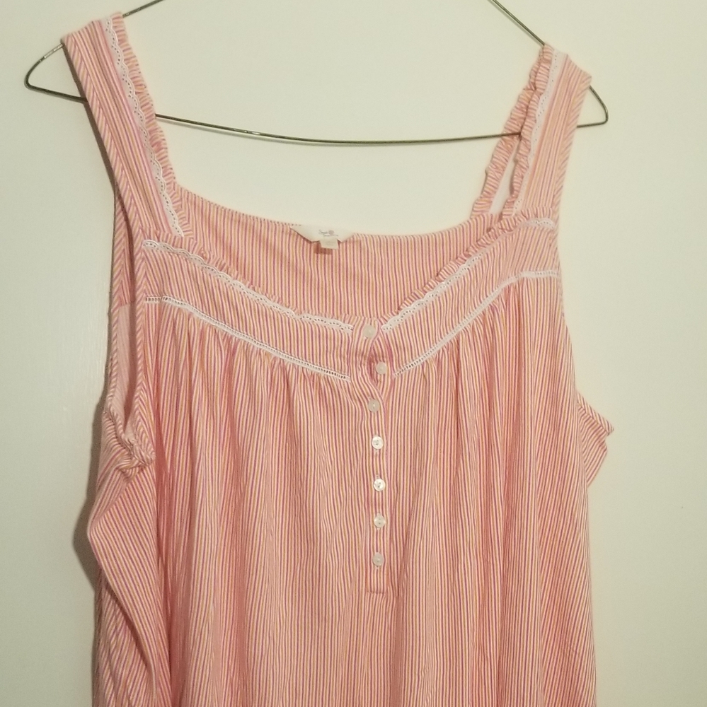 Sleeveless knit nightgown